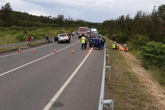 Un accident bloque la RT1 au niveau du pont de la Ouenghi