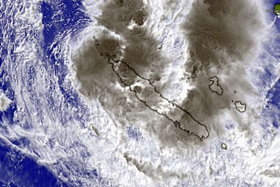 La dépression tropicale arrive dans le Nord