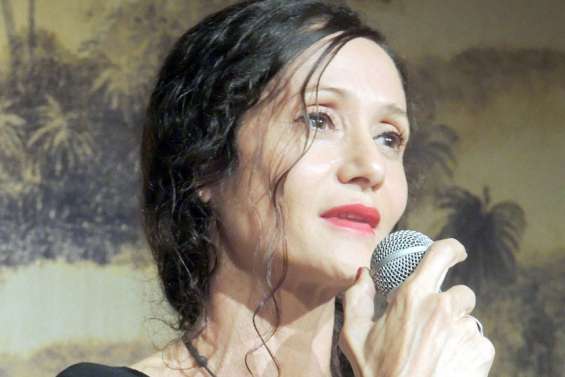 Le Printemps des poètes en floraison tardive sur le Caillou