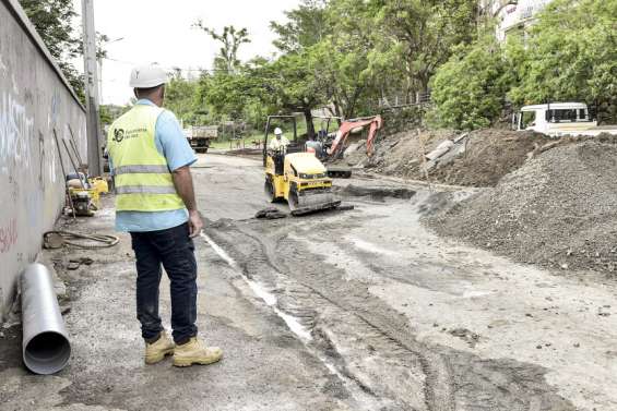 Rupture de canalisation à Nouméa, une partie du Boulevard Extérieur toujours interdit aux voitures