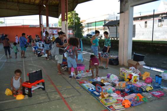 Un vide-greniers avec moins d'exposants mais bien fréquenté
