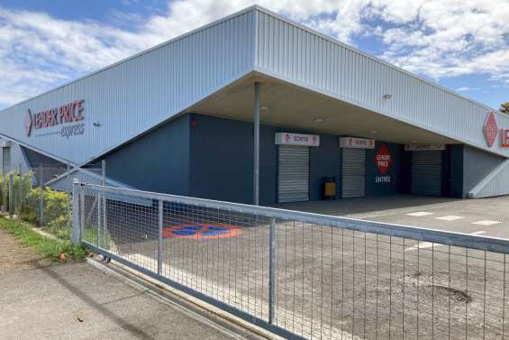 La Conception : le Leader Price bloqué par les jeunes de la tribu mercredi matin