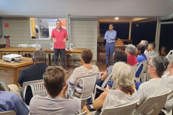 Le skipper Sébastien Destremau raconte ses aventures à Port Ouenghi