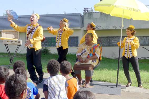 Quelques minutes de bien-être au pied des tours, bien loin des violences