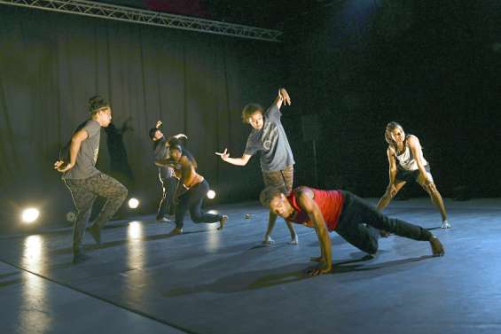 Dumbéa : le studio 56 accueille la compagnie Moebius Danse