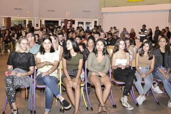 Les diplômés 2020 de retour au collège pour fêter leur réussite