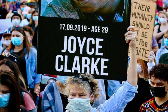 Les enfants volés attaquent le gouvernement en justice