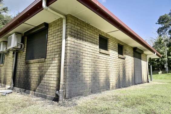 Un centre médical incendié : 