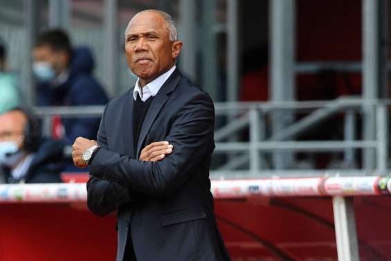 Koumbouaré cartonne à Brest, Lyon bat Monaco