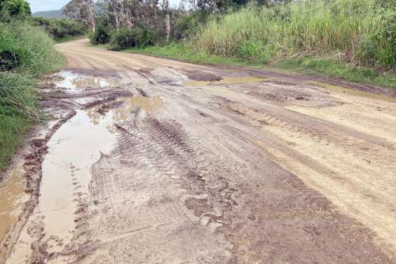 Dégradé par les pluies, l'accès à la baie Toro et la baie Mââ se complique