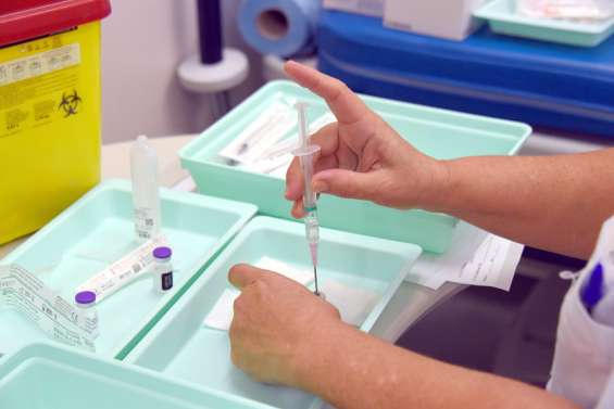 Vaccination contre la Covid-19 : prise de rendez-vous en ligne à partir de mardi