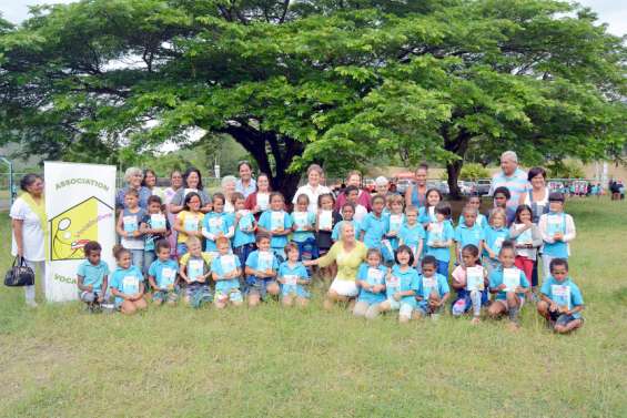 La distribution de dictionnaires a débuté dans les écoles de la province Sud