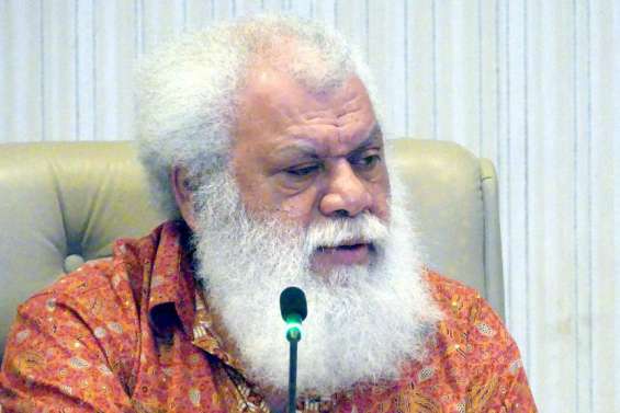 Paul Néaoutyine agressé dans un magasin à Koné