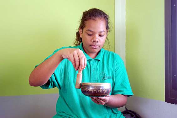 De la méditation durant la pause méridienne au collège de Tadine