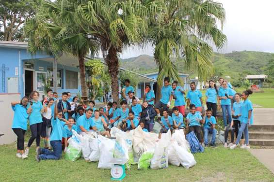 Les élèves du Sacré-Cœur collectent 55 kg de déchets en une heure