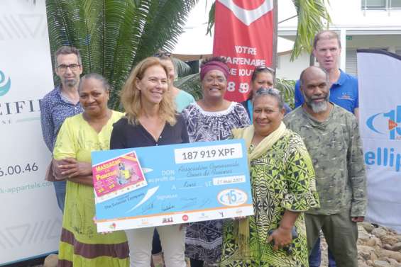 Un don remis  à l'association Cœur  de femmes de Voh