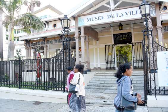Nouméa : juin 1996, en pleine effervescence culturelle, le Musée de la ville ouvre
