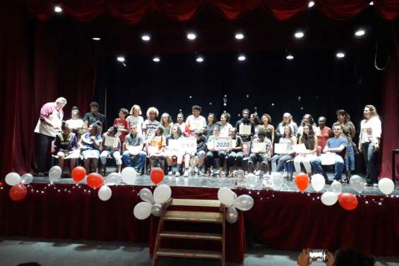 Les diplômes du brevet remis aux anciens élèves du collège Savio