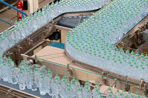 À Volvic, l'eau ne coule plus de source