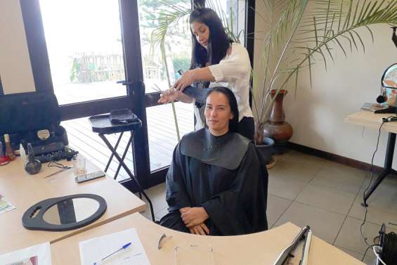 Séances de coiffure pour les mères de la commune