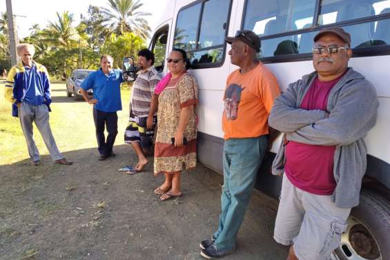 À Canala, le transport scolaire a été stoppé après un caillassage