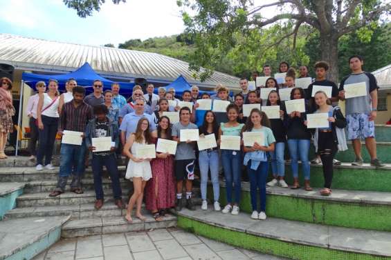 Diplômes et prix remis au collège Djiet