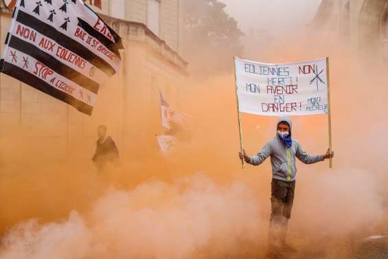 Manifestations à Caen et près de Dunkerque contre l'éolien en mer