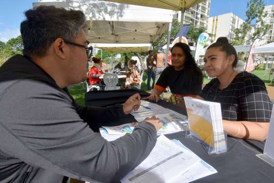 Le Rendez-vous de l'emploi attire les demandeurs aux Tours de Magenta