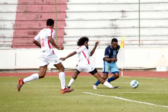 Football : Hienghène perd pour la première fois de l’année
