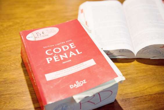 « Comme elle était enceinte, je l'ai frappée au visage »