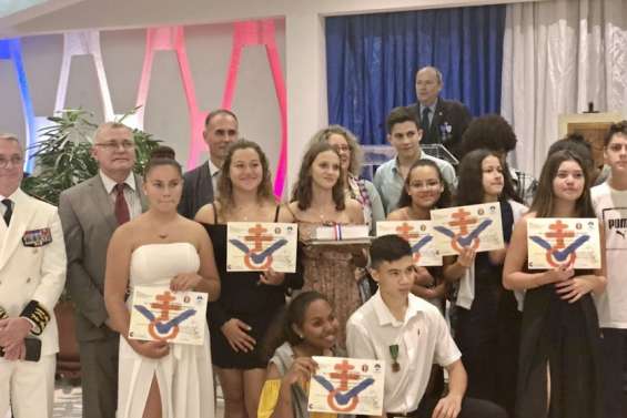 La classe défense et sécurité globales du collège a été doublement récompensée