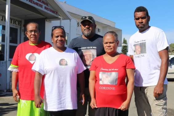 Des tee-shirts pour qu'il se souvienne de Corinne Wajoka