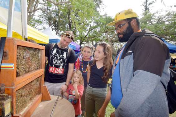 Le festival Bee Folies salue la mémoire de l'apicultrice Sylvie Aucordier