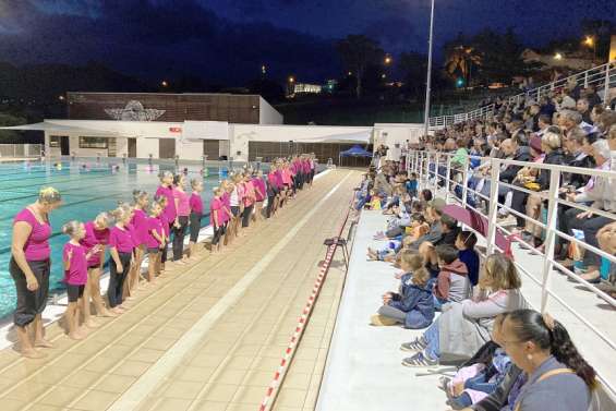 Le gala de natation artistique a attiré 500 personnes ce week-end