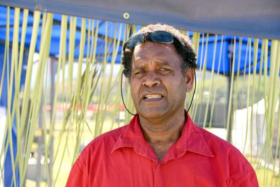 Pierre Lekago, Caledonian Motors, vendeur de voitures