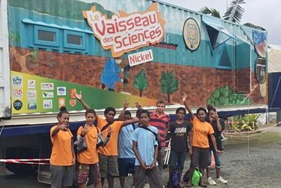 Le vaisseau des sciences s'est arrêté à Canala