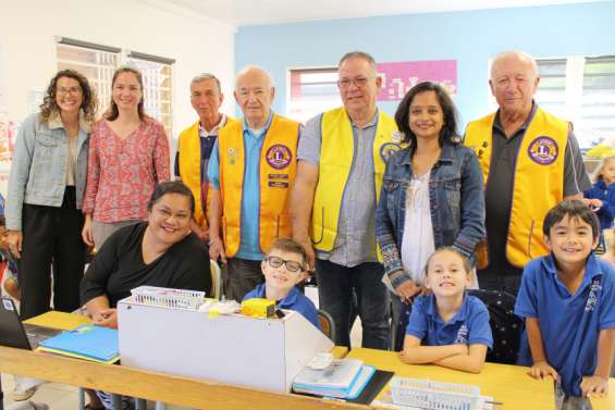 Des outils pour que Liam, 7 ans et malvoyant, suive les cours normalement