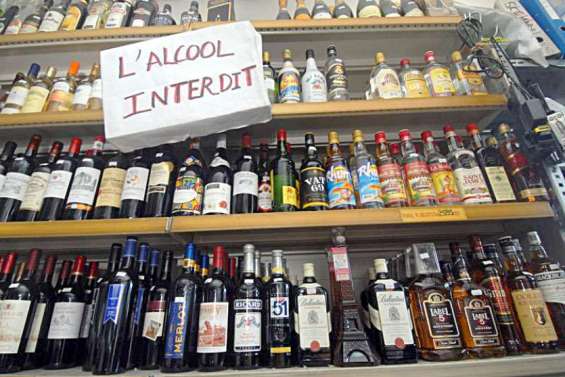 La vente d'alcool soumise à restrictions par les coutumiers