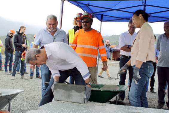 Enercal pose la première pierre de sa future agence technique à la Zac Panda