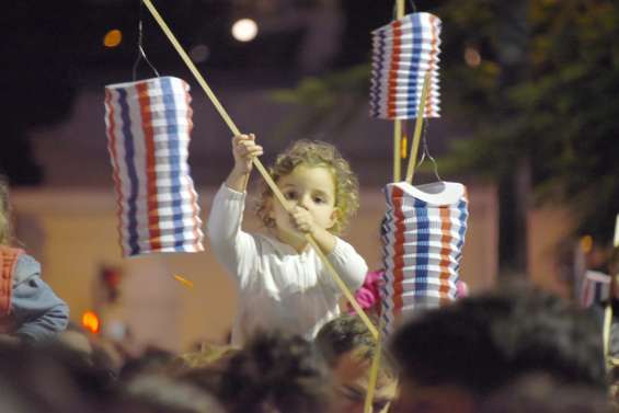 Des milliers de lampions et de sourires ont envahi le centre-ville de Nouméa