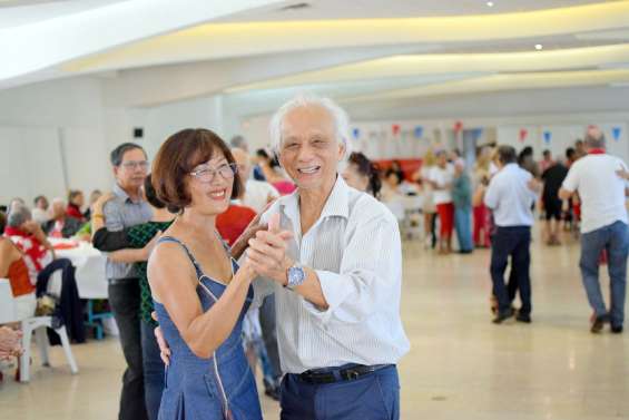 Leur secret pour rester jeune : ne manquer aucun thé dansant