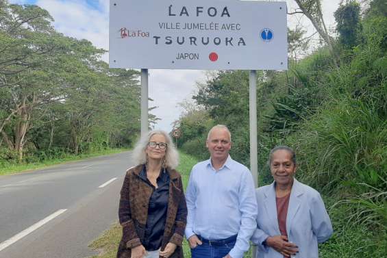Un nouveau panneau de jumelage avec Tsuruoka