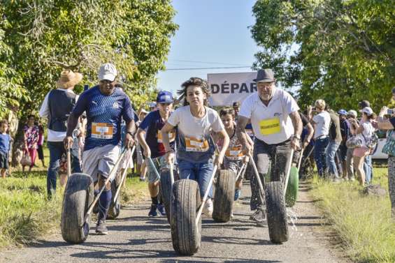 À la course de pneus, les 