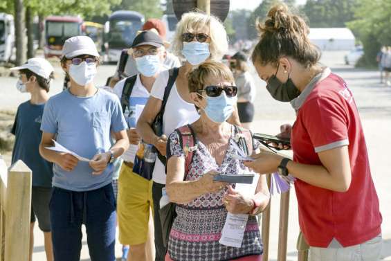 Pass sanitaire : des députés se rebiffent et des citoyens s'interrogent