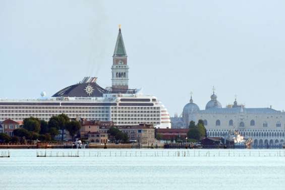 Venise échappe de peu au déclassement