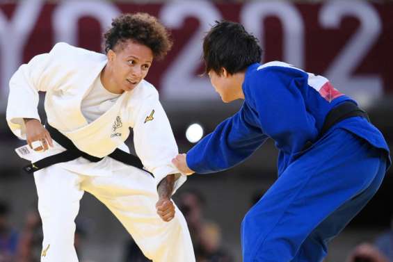 Amandine Buchard termine en argent