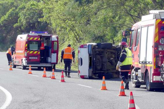 Païta : un véhicule se retourne dans le col de la Pirogue, pas de blessé