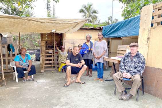 Le village des quatre banians, refuge des laissés-pour-compte