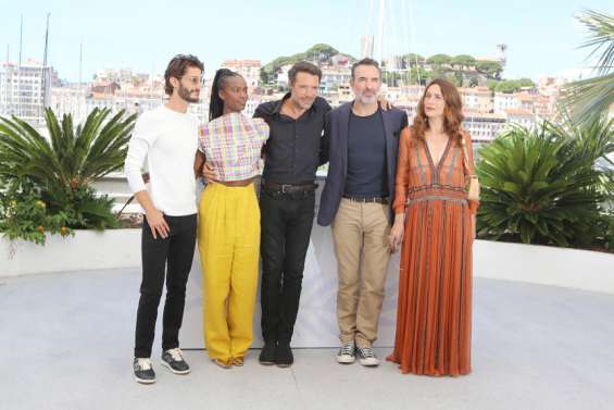 Racisme et sexisme : OSS 117 au sommet de lui-même en Afrique