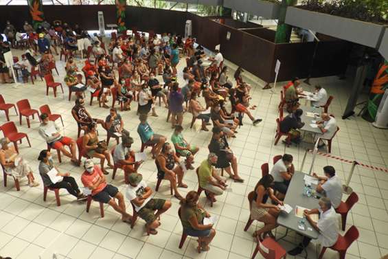 Affluence aux vaccinodromes, enfin